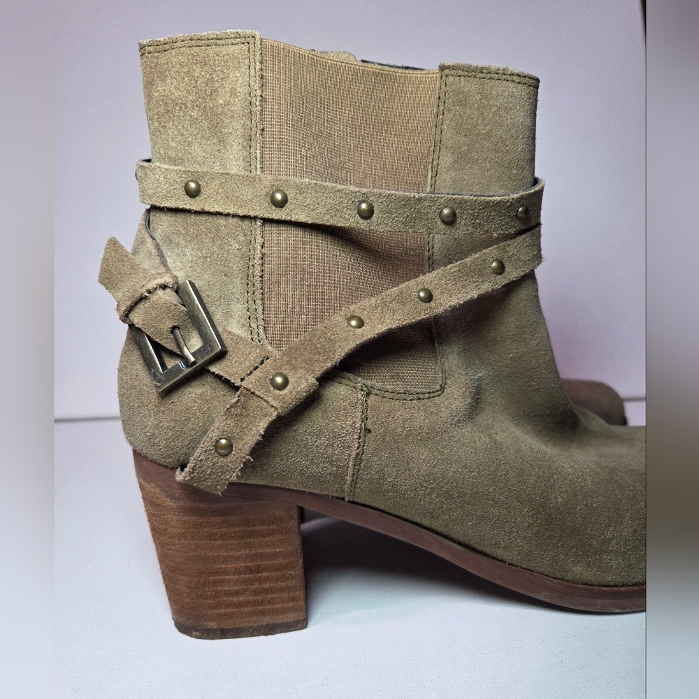 Matisse Camryn Suede Studded Harness Tan Ankle Boots Women's Size 9 - Picture 6 of 12